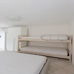 Lovely Flat With Modern Furnishings - Beahost *