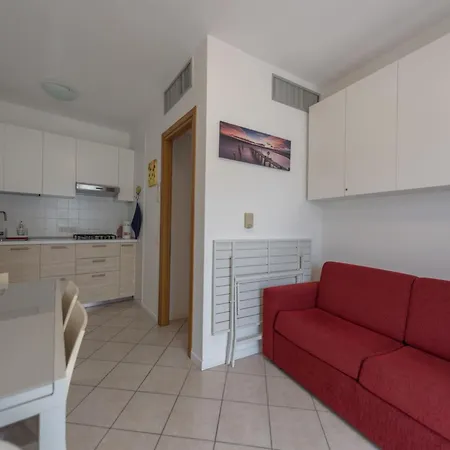 Lovely Flat With Modern Furnishings - Beahost Apartament *